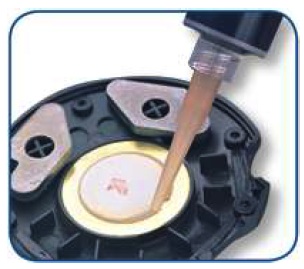 Grease dispenser